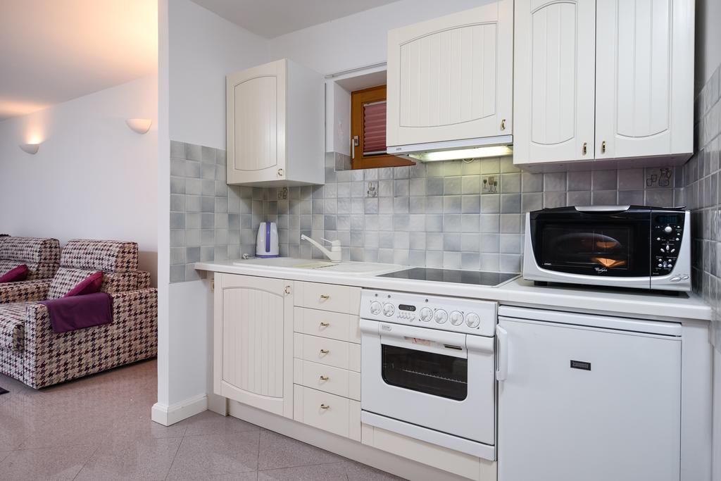 Apartmani Alice Нивице Екстериор снимка