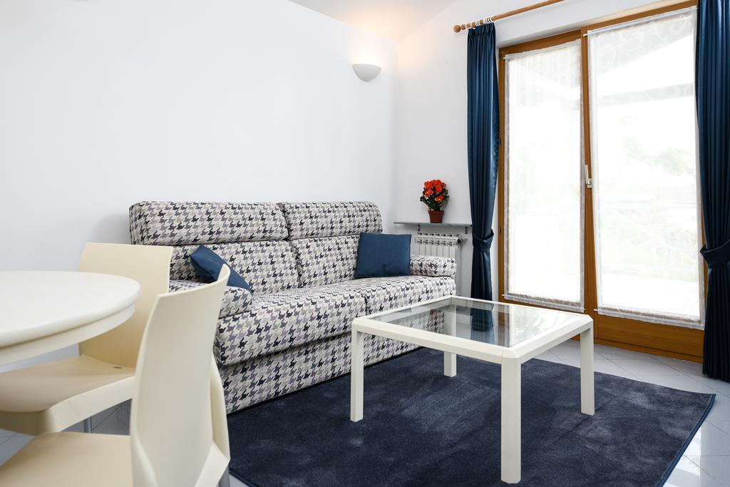 Apartmani Alice Нивице Екстериор снимка